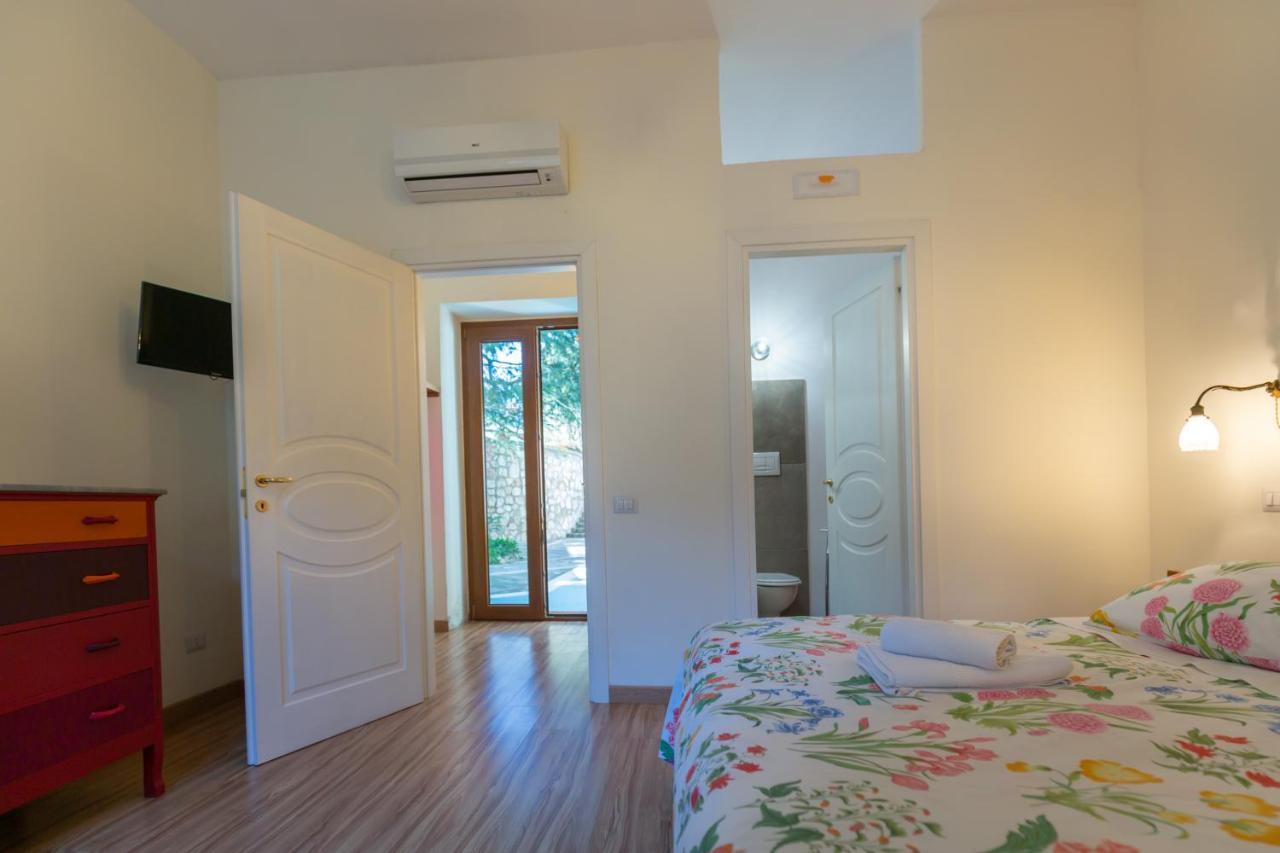 Villa La Quercia Meta Eksteriør billede